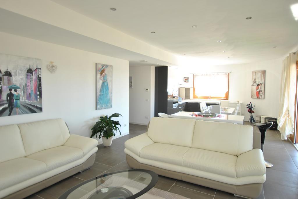 Luxury Penthouse, Olbia Apartment ภายนอก รูปภาพ