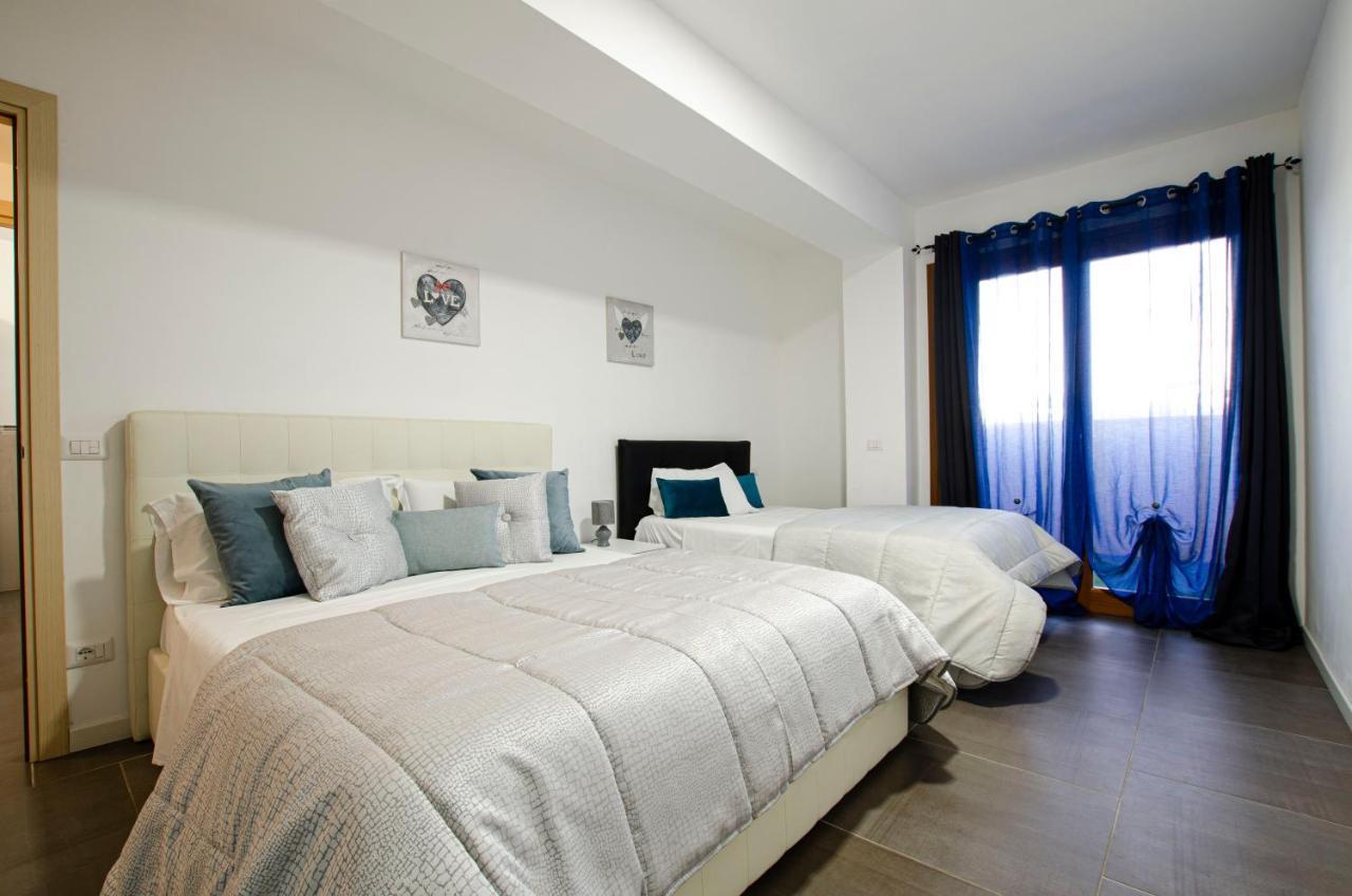 Luxury Penthouse, Olbia Apartment ภายนอก รูปภาพ